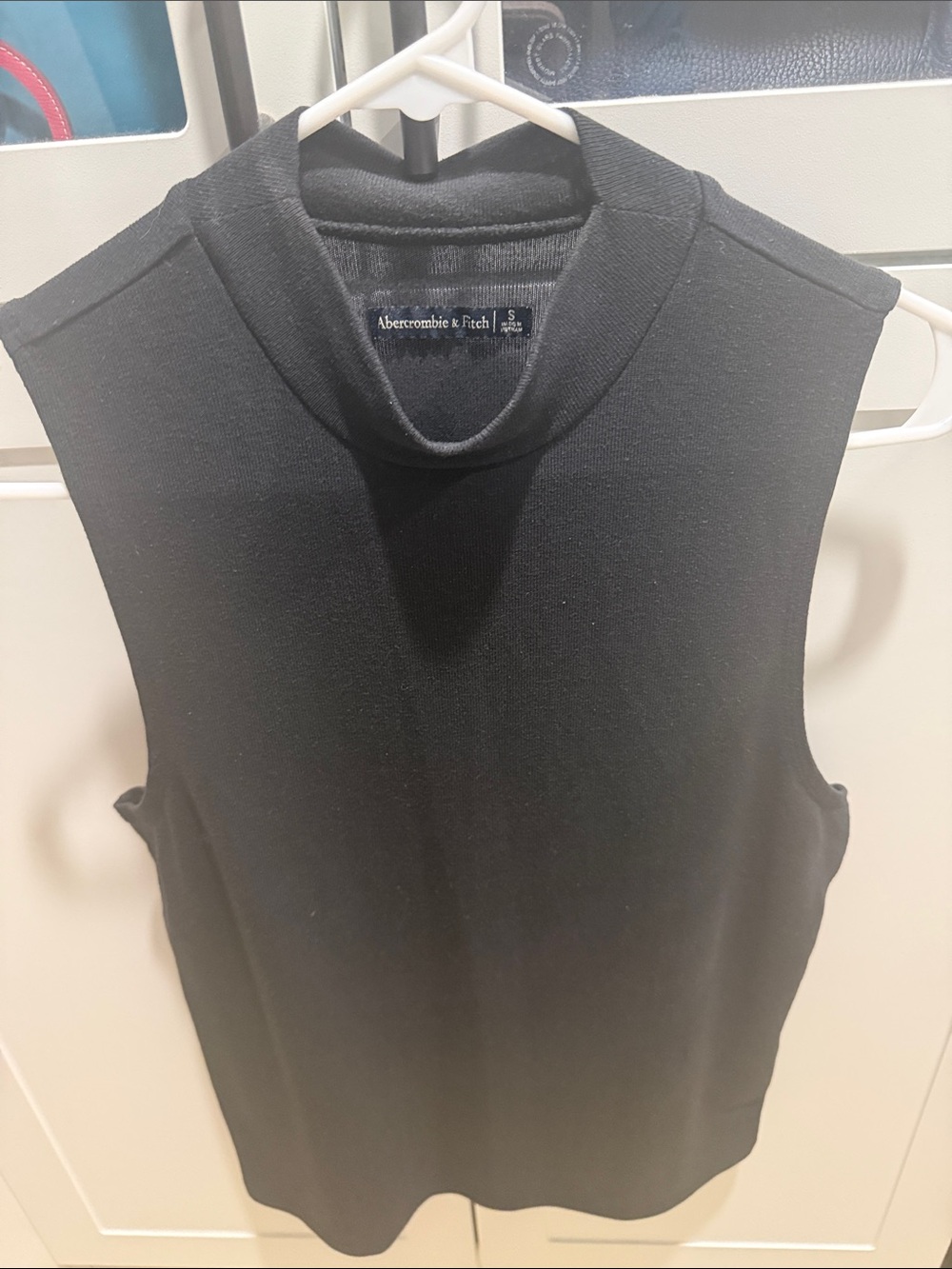 Abercrombie & Fitch Black Sleeveless Mock Neck Tank